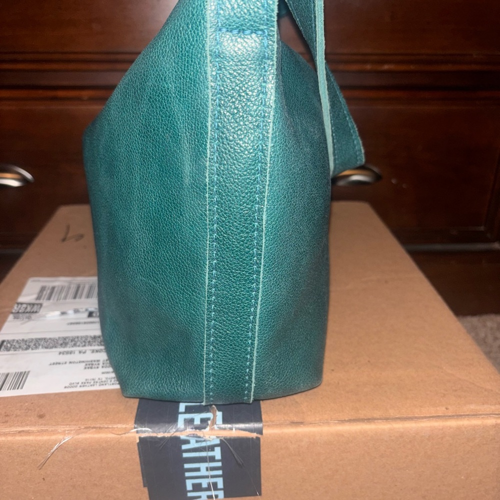 Portland Leather A/P Large Slouchy Shoulder Bag - Picture 5 of 6